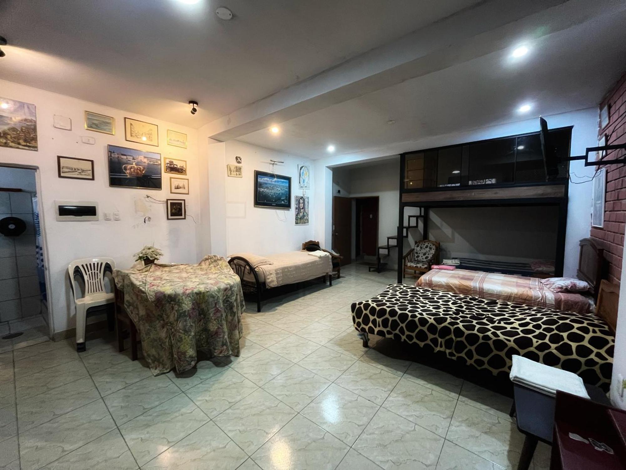 Bed and Breakfast Ugarte Street à Trujillo Extérieur photo